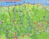 Mapa turystyczna Karkonoszy z zaznaczonymi szlakami. Widoczne są nazwy miejscowości, schronisk i przełęczy, a także oznaczenia tras.