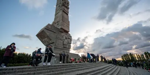 Uroczystość przy Pomniku Obrońców Wybrzeża. Gdzie jest Westerplatte? Tu, gdzie historia Polski trwa.